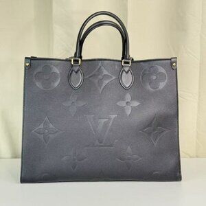 Black On The Go GM Shoulder Bag with Classic Monogram Pattern